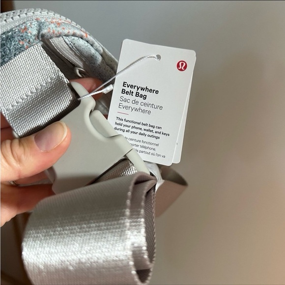 NWT Lululemon everywhere belt bag 1L - Picture 7 of 12